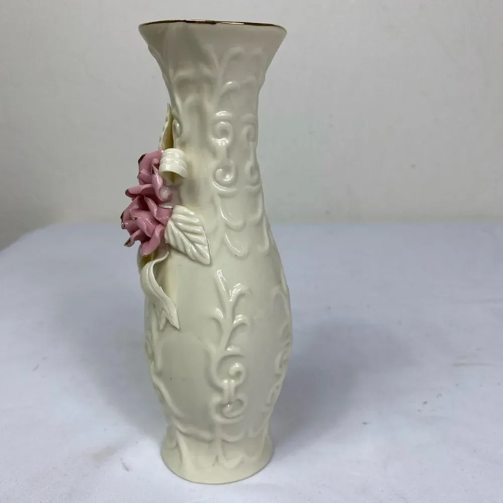 Elegant Ivory Porcelain vase w/pink roses and gold trim
